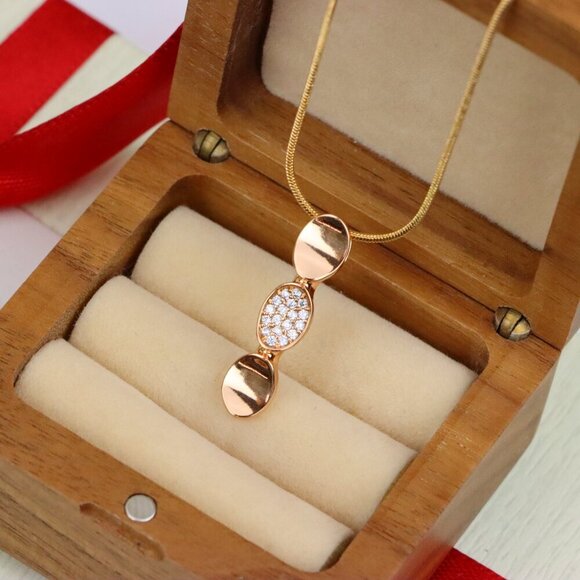 "Rose Gold Pendant with Sparkling Center, Elegant Gold-Plated Design, XPPT1602 - Picture 8 of 13